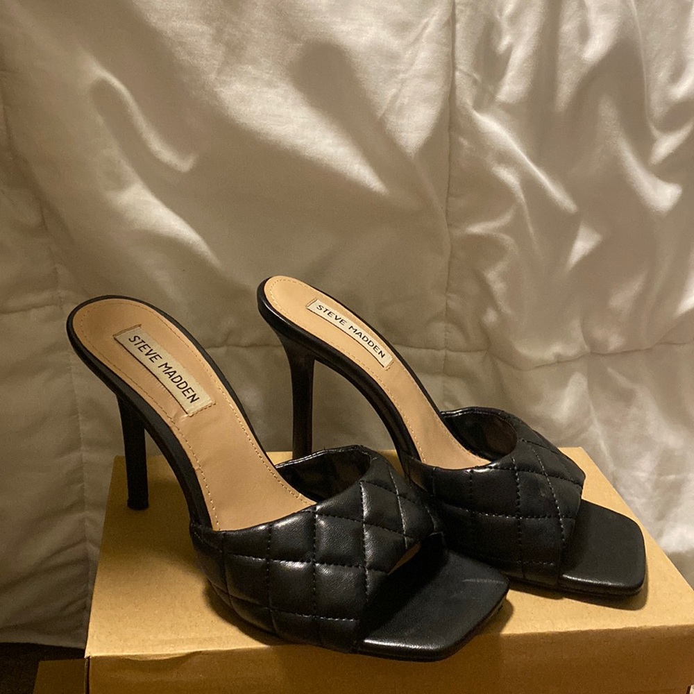 Steve Madden Signify in black